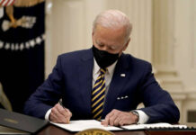 Biden anuncia medidas con la que espera restringir venta de armas El presidente de EE.UU., Joe Biden, firmó este martes una orden ejecutiva en la que anuncia nuevas acciones para endurecer el acceso a las armas de fuego en el país.
