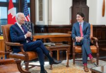 Biden finaliza su primera visita oficial a Canadá con un acuerdo migratorio El presidente estadounidense, Joe Biden, concluyó en la noche del viernes su primera visita oficial a Canadá y en la que acordó con el primer ministro canadiense, Justin Trudeau, un convenio para detener la llegada irregular de migrantes procedentes de Estados Unidos.