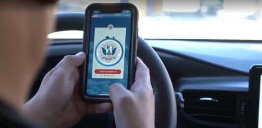 Treinta y cinco legisladores demócratas reclamaron este martes al Gobierno del presidente Joe Biden por una solución a los problemas que encuentran en una herramienta digital de la Patrulla Fronteriza (CBP) que, según ellos, obstruye el trámite debido de las solicitudes de asilo.