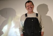 Políticos, actores y personajes públicos de México despiden a Chabelo Actores, políticos y personalidades de la vida pública de México despidieron este sábado al actor y conductor mexicano Xavier López Rodríguez, recordado por su personaje "Chabelo".