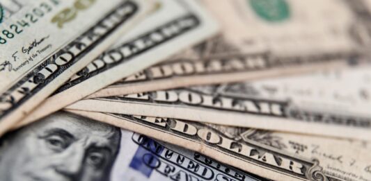 Reguladores financieros de EE.UU. anunciaron este viernes el cierre del banco Silicon Valley Bank (SVB) por falta de liquidez e insolvencia y anunciaron medidas para garantizar la protección de todos sus depósitos asegurados.