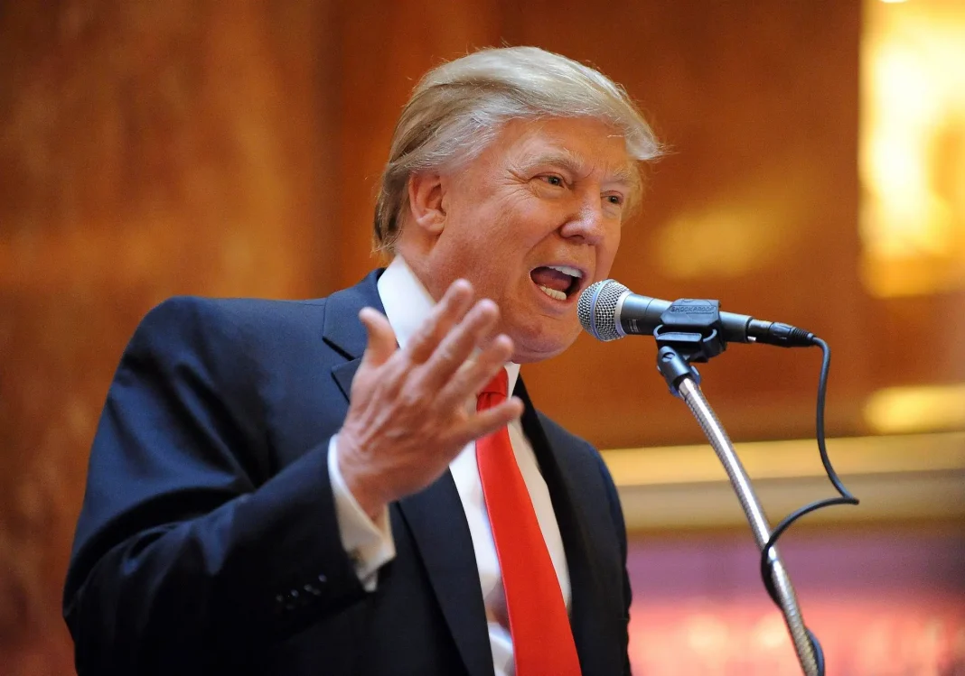 El expresidente republicano estadounidense Donald Trump (2017-2021) indicó este sábado que cree que será arrestado el martes en el marco de su investigación por el pago de dinero a la estrella de cine porno Stormy Daniels y convocó a los ciudadanos a protestar.