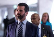 La familia Trump moviliza a las bases republicanas: "Votad con la cartera" El principal foro anual de la derecha estadounidense tiene a Donald Trump como protagonista absoluto y antes de que el expresidente lo clausure el sábado su familia movilizó a las bases con un mensaje claro de cara a 2024: "Voten con la cartera".
