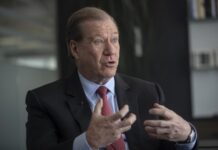 Nuevo líder de la banca mexicana expresa optimismo pese a año de "amenazas" Julio Carranza.