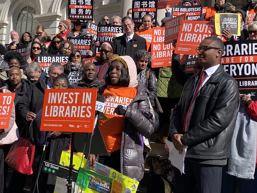 El sistema público de bibliotecas de la ciudad de Nueva York ha levantado la voz. El sistema público de bibliotecas de la ciudad de Nueva York ha levantado la voz.