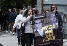 Marcha recuerda a estudiantes mexicanos asesinados por soldados