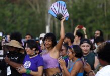 Cientos de mujeres reclaman en San Juan salarios dignos y paridad de género Grupos de mujeres participan en la manifestación convocada por la Coalición 8 de marzo (1)