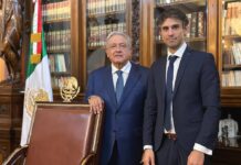 López Obrador recibe carta de Pedro Castillo en reunión con su abogado El presidente de México, Andrés Manuel López Obrador, recibió este lunes una carta del exmandatario peruano Pedro Castillo, en prisión desde el pasado 7 de diciembre tras un fallido intento de autogolpe de Estado, tras reunirse con su abogado, el argentino Guido Croxatto.