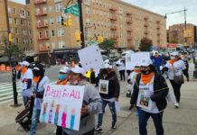 Abogan por una ley que garantice asistencia legal a amenazados de deportación Inmigrantes y una coalición de organizaciones reclamaron este jueves a la gobernadora de Nueva York, Kathy Hochul, que se apruebe la Ley de Acceso a la Representación (ARA por siglas en inglés) en el presupuesto final del estado que se evalúa en la legislatura para que incluya el derecho a la asesoría legal de aquellos que se enfrentan a la deportación, algo que, de aprobarse, sería primicia en el país.