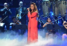 La biografía sobre Jenni Rivera se rueda en Bogotá con Annie González La actriz, cantante y bailarina hispana Annie González ("Flamin' Hot" y "Gentefied") da vida a la fallecida superestrella méxico-estadounidense Jenni Rivera en una película biográfica que ya se comenzó a rodar en Colombia, informó este miércoles la plataforma de streaming ViX, de TelevisaUnivision.