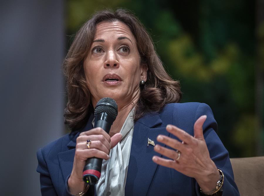Kamala Harris (7) Kamala Harris (7)