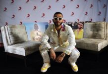Manuel Turizo regresa al "2000" con su esperado tercer álbum El cantante colombiano Manuel Turizo lanzó este viernes su esperado tercer álbum, "2000", del que ya vieron la luz varios temas que alcanzaron lo más alto de las listas de éxitos musicales mundiales, como "La Bachata" o "El Merengue".
