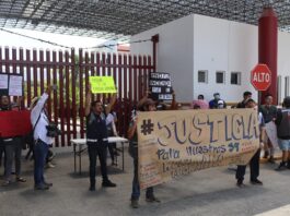 Migrantes protestan en frontera sur de México tras fuego en centro migratorio Migrantes y activistas de diferentes organizaciones protestan afuera de una estación migratoria, (3)