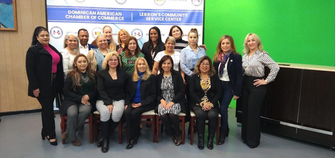 El martes 14 de marzo, la Dominican American Chamber of Commerce (DACHAMBER), organizó un desayuno para promover el empoderamiento empresarial de las mujeres latinas en la industria de la belleza, estética y cosmetología.