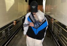 Rauw Alejandro fue hospitalizado porque se lastimó el hombro durante su gira.