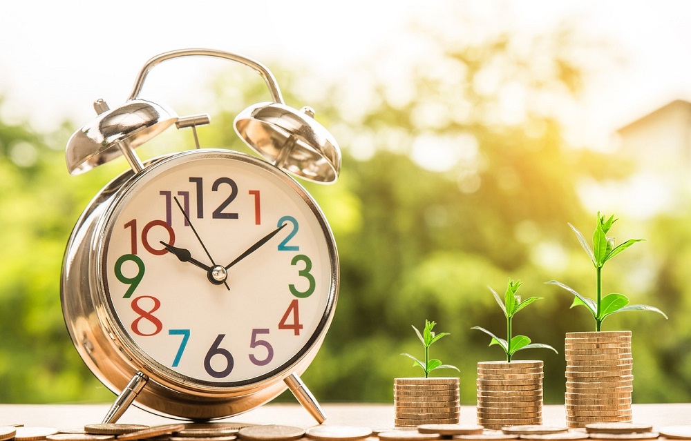 Subida interes La Reserva Federal de Estados Unidos subió recientemente las tasas de interés otros 0,25 puntos, en su lucha para continuar combatiendo la inflación, a pesar de que la decisión podría influir negativamente en el colapso bancario y en la aceleración de la recesión.