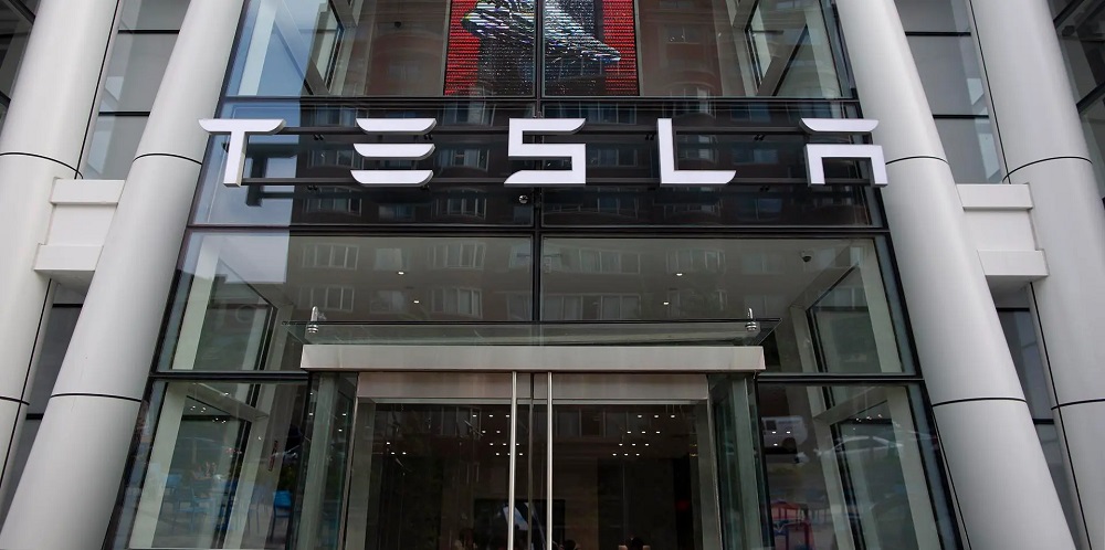 Tesla Tesla rebajó los precios en Estados Unidos de sus dos vehículos más caros, el Model X y el Model S, para incentivar la demanda y ante el aumento de la competencia en el sector.