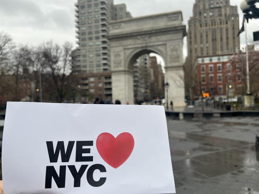 Vista del nuevo logo We Love NYC,