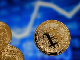 Criptomoneda estable expuesta a Silicon Valley Bank pierde paridad con dólar La criptomoneda estable USDC, perdió este sábado su paridad con el dólar después de que la entidad emisora, la empresa estadounidense Circle, anunciara que tiene cerca del 8 % de sus reservas alojadas en Silicon Valley Bank (SVB).