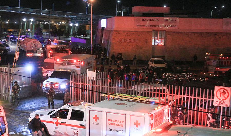 cuerpos de migrantes fallecidos durante un incendio en las instalaciones del Instituto Nacional de Migraci&oacute;n (1)