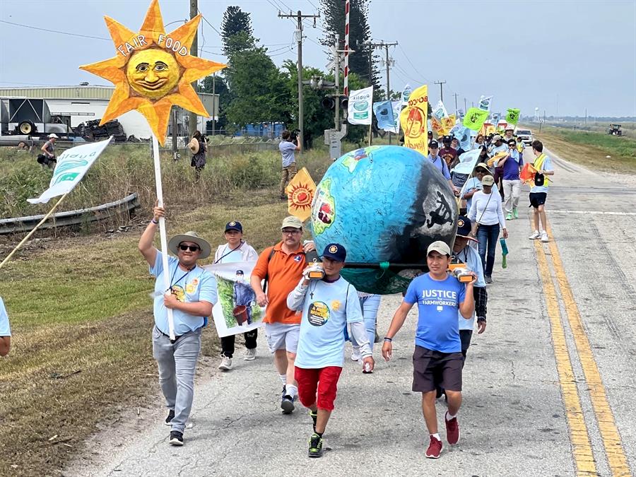 trabajadores agrícolas de Florida durante el primer día una marcha de cinco días (2)