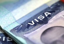 Los empleadores que patrocinan visas para trabajadores extranjeros deben probar con varios documentos su capacidad para pagar los sueldos prometidos, indicó hoy el Servicio de Inmigración y Ciudadanía (USCIS) al actualizar sus guías.