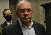 Ex jefe financiero de Trump es liberado tras cumplir la mitad de su pena El ex jefe financiero de Donald Trump, Allen Weisselberg, fue puesto este miércoles en libertad tras cumplir 100 días en prisión, según dio a conocer el Departamento de Prisiones de Nueva York.