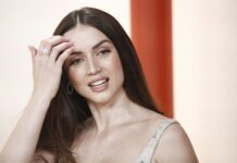 Ana de Armas nunca imaginó que haría películas de acción, pero desde que se convirtió en una "chica Bond" en 2021 no ha soltado el género y ahora es una mujer peligrosa en "Ghosted". "Estos papeles son necesarios en Hollywood", respondió a EFE en un encuentro con medios.