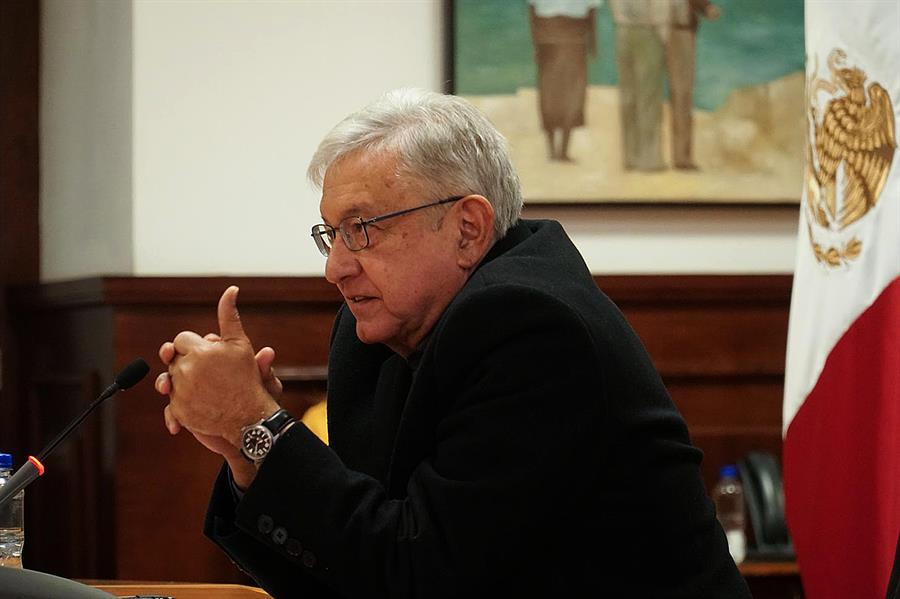 Andrés Manuel López Obrador (6) Andrés Manuel López Obrador (6)