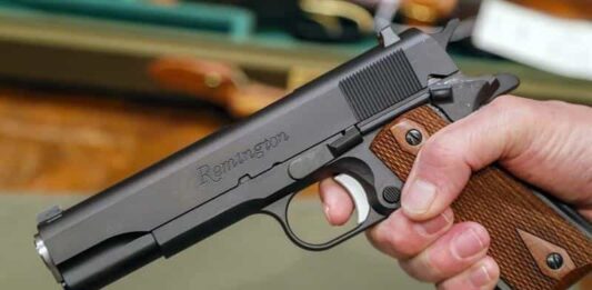 Las muertes de menores de edad relacionadas con armas de fuego en Estados Unidos se incrementaron en un 50 % entre 2019 y 2021 y fueron en su mayoría homicidios, según un análisis que publicó hoy el Centro Pew.