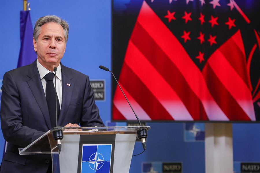 Blinken A., El secretario de Estado de Estados Unidos, Antony Blinken, afirmó este miércoles, al término de una reunión de ministros de Exteriores de la OTAN, que están “muy centrados” en asuntos como la guerra rusa en Ucrania y que no le preguntaron por la imputación del expresidente estadounidense Donald Trump.