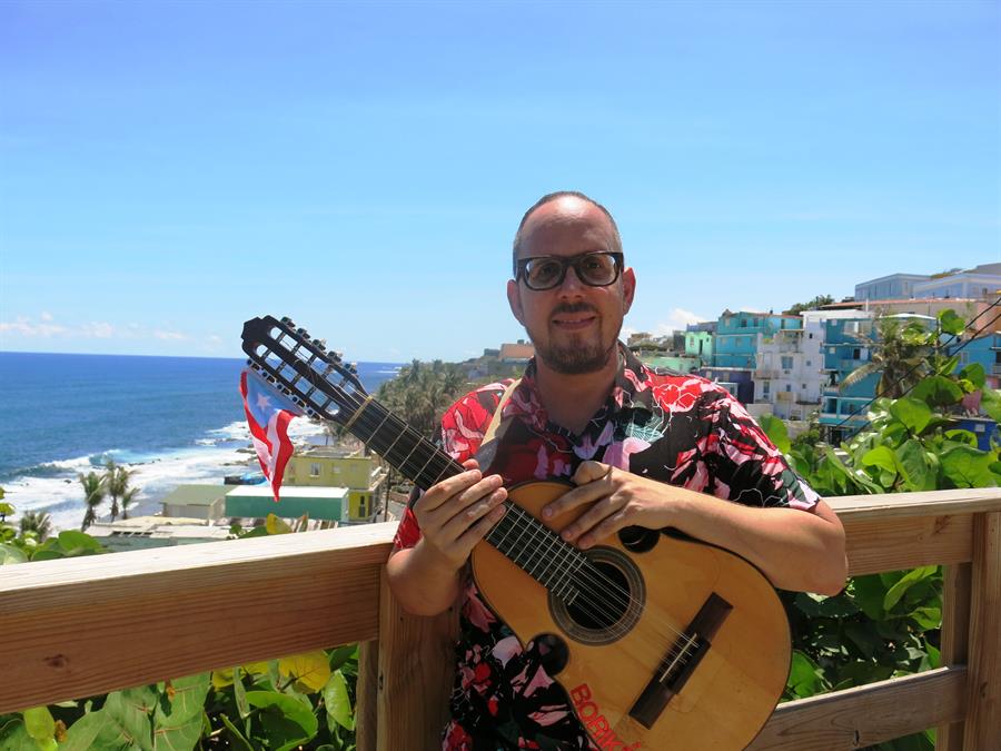 Christian Nieves, músico del cuatro puertorriqueño que realizó la introducción de Despacito,
