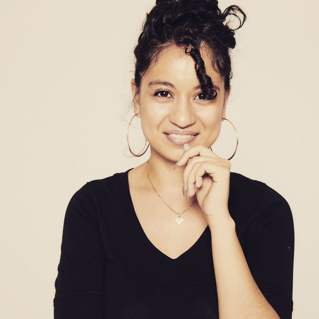 Ashley Soto Paniagua fue profesora hasta que comenzó su camino en las artes.
