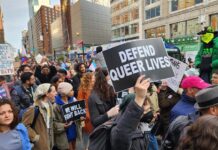 Cientos de jóvenes trans repudian en Nueva York leyes contra comunidad LGBTQ Cientos de jóvenes se manifiestan al conmemorar con una marcha el Dia Internacional de Visibilidad Transgenero (1)