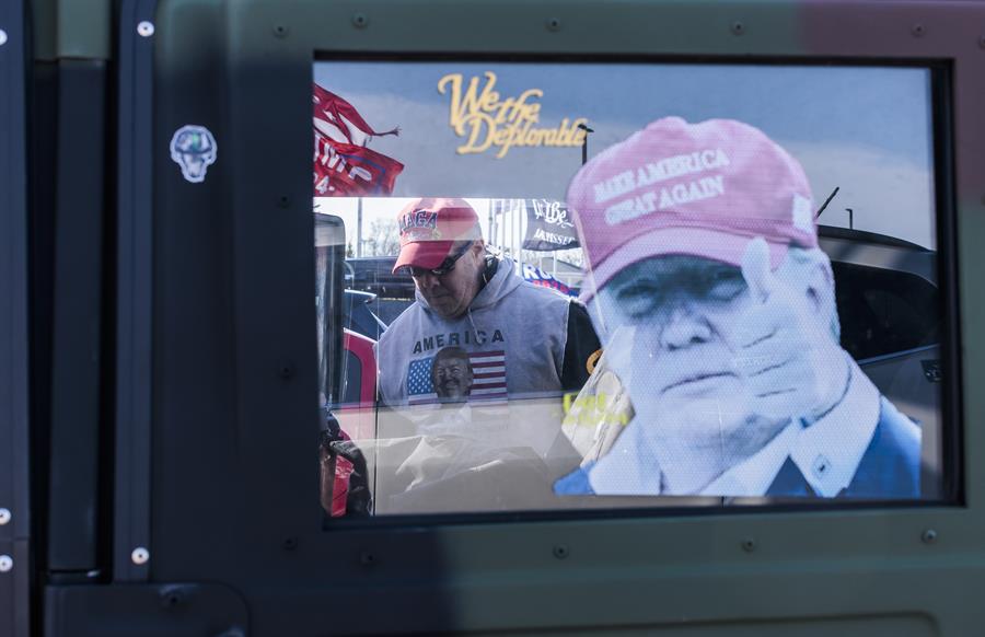 Donald Trump (2) Donald Trump