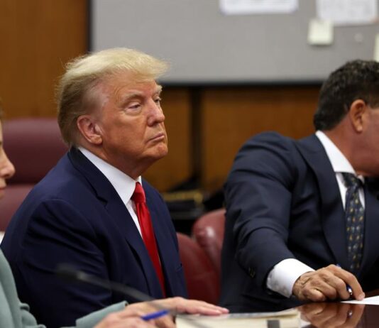 Elegido el gran jurado que decidirá si imputa a Trump por injerencia electoral Donald Trump (4)