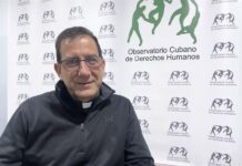 El sacerdote católico y opositor cubano Alberto Reyes Pías