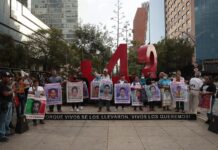 Familiares de los 43 estudiantes de la escuela normal de Ayotzinapa desaparecidos (1)
