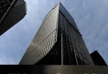 Tres de los principales bancos estadounidenses -JPMorgan, Citigroup y Wells Fargo- anunciaron este viernes ganancias en sus resultados trimestrales pese a la crisis de confianza que está atravesando el país tras la turbulencia bancaria del mes pasado