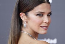 El negro junto con el plata y el dorado han sido los protagonistas de la alfombra roja de la X edición de los Premios Platino, la gran fiesta del audiovisual iberoamericano, en la que ha destacado la elegancia de la actrices Macarena Gómez, española y las colombianas Juana Acosta y Cristina Umaña.
