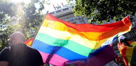 El Departamento de Educación de Florida aprobó este miércoles extender a la educación secundaria la polémica ley conocida como "No digas gay".