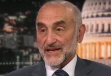 Retrasan comparecencia ante el Congreso de un exfiscal que investigó a Trump Una corte federal de apelaciones en Nueva York retrasó este jueves la comparecencia de un exfiscal que investigó al expresidente Donald Trump, llamado Mark F. Pomerantz, ante el Comité Jurídico de la Cámara de Representantes, liderado por republicanos que quieren saber detalles sobre ese caso.