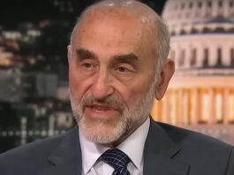 Los republicanos citan a declarar al fiscal que investigó finanzas de Trump El Comité Judicial de la Cámara de Representantes estadounidense, presidido por los republicanos, citó este jueves a declarar al exfiscal de Nueva York Mark Pomerantz, que estuvo al frente de la investigación en Nueva York sobre las finanzas del expresidente Donald Trump (2017-2021).