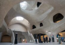 Museo Historia Natural de Nueva York estrena su nueva ala, un hito arquitectónico El Museo Americano de Historia Natural (AMNH) inauguró hoy el Centro Richard Gilder para la Ciencia, la Educación y la Innovación en su ala oeste