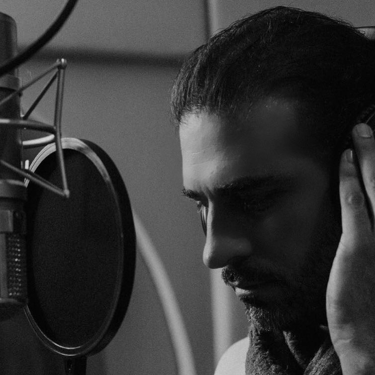 &Aacute;lvarez tambi&eacute;n es m&uacute;sico, y crea videos musicales para otras estrellas musicales.