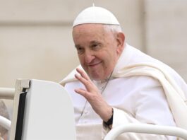 El papa presidirá la Semana Santa vaticana y volverá a una cárcel de menores El papa Francisco presidirá la Semana Santa vaticana y celebrará la misa "In Coena Domini" de Jueves Santo en la cárcel de menores de Casa del Marmo en Roma, tras salir hoy del hospital en el que ha estado ingresado por una bronquitis.