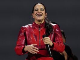 La cantante española Rosalía fue la gran invitada en el primer de dos masivos conciertos que su pareja, el artista urbano puertorriqueño Rauw Alejandro ofreció anoche en San Juan, como parte de su gira "Saturno World Tour 2023".