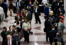 Nueva York invita a solicitantes de empleo y empresas a dar forma a los programas de desarrollo laboral El Departamento de Trabajo del Estado de Nueva York (NYSDOL) anunció hoy el lanzamiento este año de dos encuestas estatales diseñadas para ayudar a evaluar aún más las necesidades y desafíos en tiempo real que enfrentan los solicitantes de empleo y las empresas en todo el estado de Nueva York.