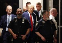 El extraordinario arresto de Donald Trump El 62 % de los estadounidenses está a favor de la imputación del expresidente Donald Trump, acusado del pago irregular en 2016 a una estrella porno con la que mantuvo un encuentro sexual.