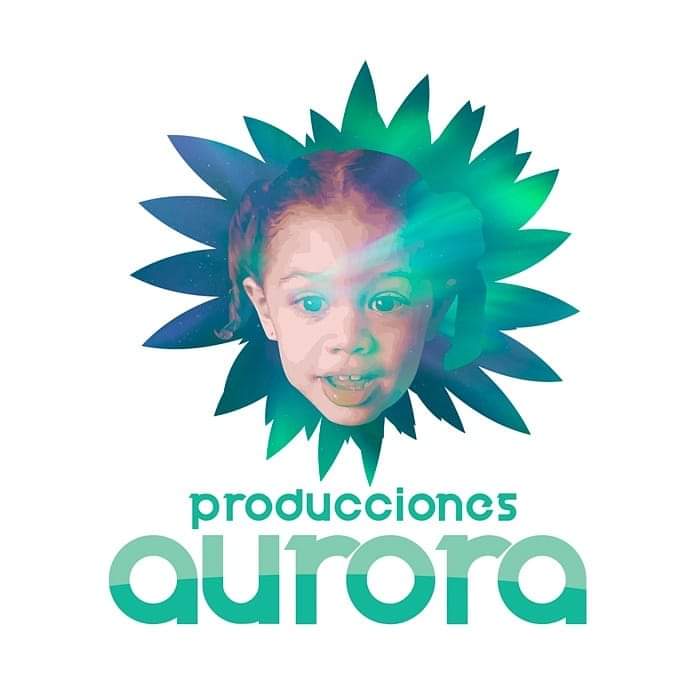Fuera de trabajar con otras compañías teatrales, Perez también creó su propia compañía, “Producciones Aurora”.